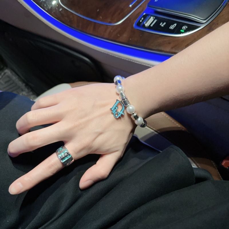 chr1st1an D10r bracelets